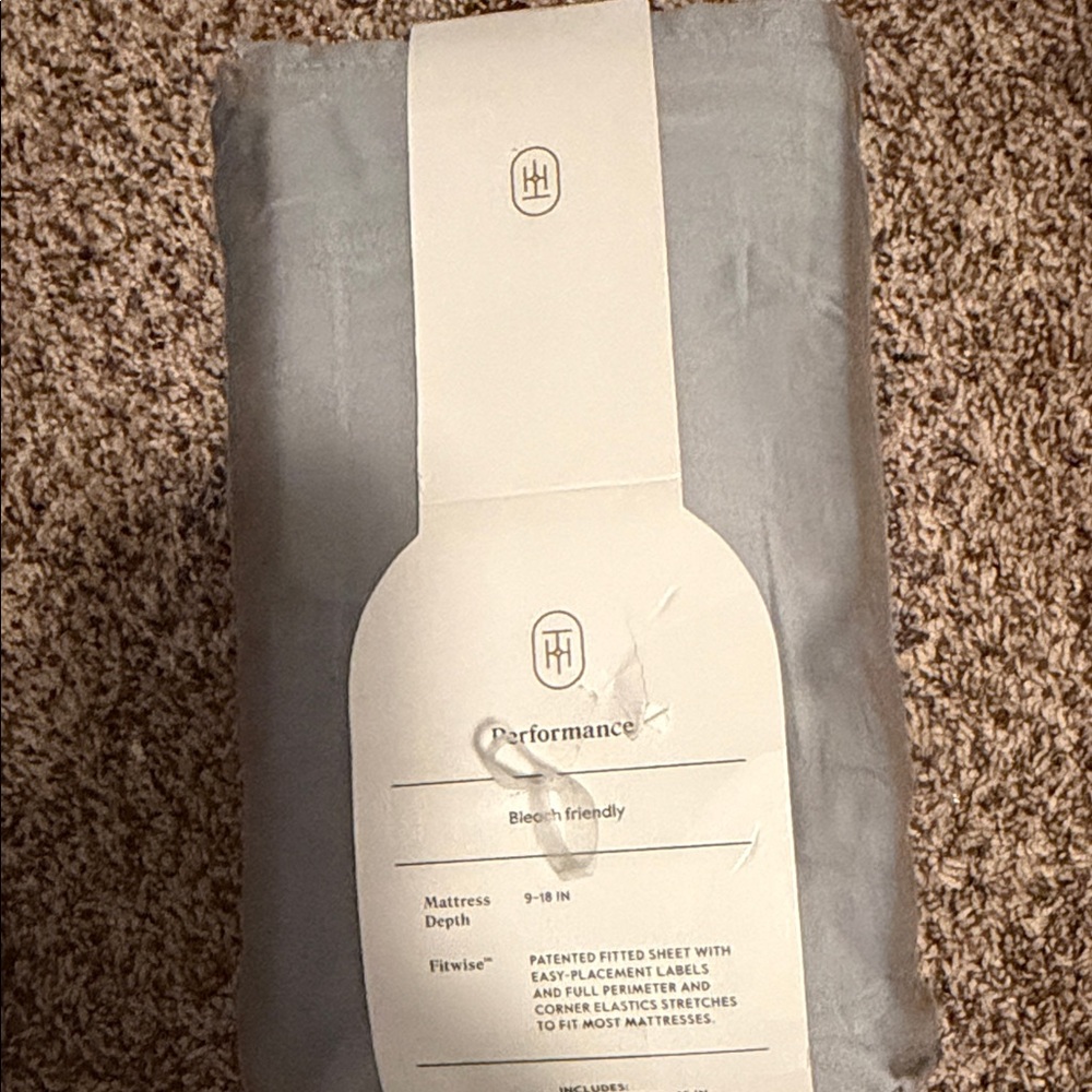 Threshold Soft Gray Fitted Sheet king - Picture 2 of 4